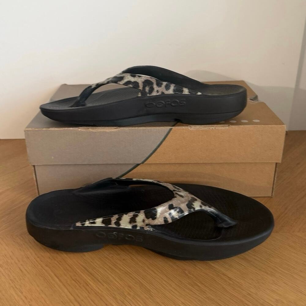 OOFOS OOlala Limited Women Recovery Thong Sandals- SZ 10 - Picture 8 of 10